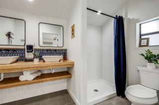 Outstanding Modern Cabin with Spectacular Outdoor and Indoor Areas in Texas - Leander - 5
