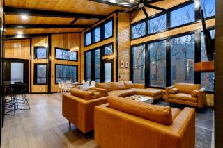 Spacious Modern Cabin with Basketball Court and Sauna in Broken Bow, Oklahoma - 6