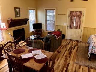 Rustic Cabin on 28-Acre Property in the Foothills of the Blue Ridge Mountains - Elkin - 8