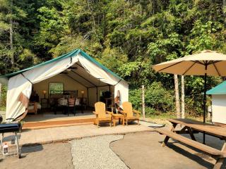 Safari Tent Glamping Destination Near Eagle Creek, Washington - Lilliwaup - 8