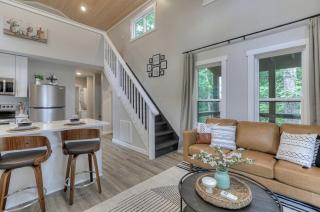 Cute Cottage Settled Between Trees in Monteagle, Tennessee - Monteagle - 9