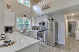 Cute Cottage Settled Between Trees in Monteagle, Tennessee - Monteagle - 4