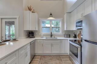 Cute Cottage Settled Between Trees in Monteagle, Tennessee - Monteagle - 3