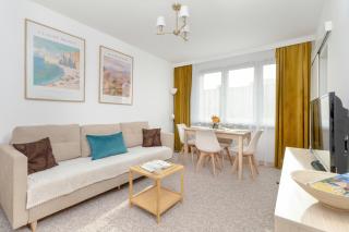 Seaside Park Apartment with Parking Gdańsk by Noclegi Renters - Danzig - 3