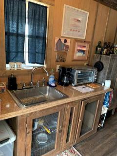 Cozy Hillside Texas Hill Country Cabin for Romantic Getaways near San Antonio - Kerrville - 3