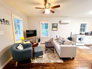 Picturesque Cozy Cottage with Fire Pit Space in Louisiana - Lafayette - 1