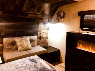 Luxury Caravan Rental in Texas for Amazing Glamping Getaways - Dripping Springs - 5