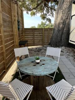 Luxury Caravan Rental in Texas for Amazing Glamping Getaways - Dripping Springs - 1