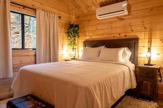 Cozy Log Cabin with a Hot Tub near Seneca Rocks, West Virginia - Perfect for a Romantic Glamping Getaway to the Mountains - - 8