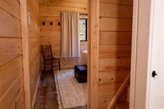 Cozy Log Cabin with a Hot Tub near Seneca Rocks, West Virginia - Perfect for a Romantic Glamping Getaway to the Mountains - - 6