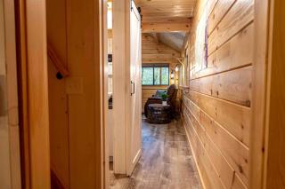 Cozy Log Cabin with a Hot Tub near Seneca Rocks, West Virginia - Perfect for a Romantic Glamping Getaway to the Mountains - - 3