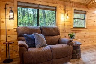 Cozy Log Cabin with a Hot Tub near Seneca Rocks, West Virginia - Perfect for a Romantic Glamping Getaway to the Mountains - - 1