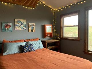 Rustic Glamping Cabin in Hartsburg, Missouri, Ideal to Explore Hart Creek Conservation Area - - 5