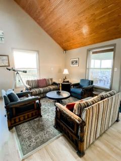 Delightful Top Cabin with Amazing Views from the Deck in Louisiana - 1