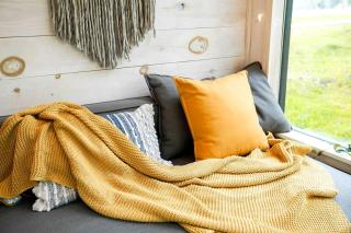 Cozy Tiny House on a Farm in Fredericksburg, Indiana - Perfect Romantic Glamping Destination - - 8