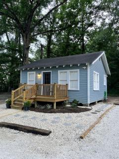 Renovated Waterfront Cottages Ideal for Families or Groups in Louisiana - 8