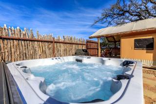 Beautiful Tented Cabin in Texas for Glamping by Guadalupe River - Ingram - 7