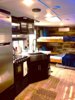 Cozy Caravan in Texas for Romantic Getaways to Nature - Dripping Springs - 8