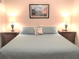 Rustic Cottage Rental in Lake Powell, Arizona, Perfect for a Weekend Getaway - 1