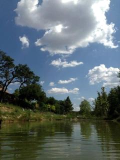 Fabulous Bandera Accommodation with a Hot Tub Ideal for Romantic Getaways near San Antonio - Bandera - 2