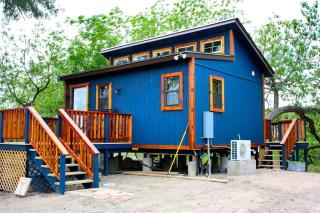 Fabulous Bandera Accommodation with a Hot Tub Ideal for Romantic Getaways near San Antonio - Bandera - 1