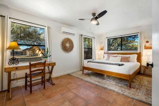 Cozy Cabin in Ingram, Texas for Romantic Weekends Away - Hunt - 4