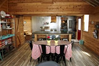 Gorgeous Medina River Cabin with a Spacious Deck Ideal for Vacations in Texas - Bandera - 3