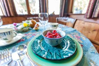 Antique Indonesian Teakwood Cottage for a Romantic Getaway in Petaluma, California - Petaluma - 4