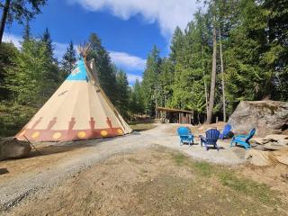 Cute Pet-Friendly Tipi Rental for Four, Perfect for Exploring Idaho - Naples - 9