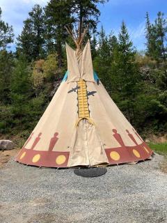 Cute Pet-Friendly Tipi Rental for Four, Perfect for Exploring Idaho - Naples - 6
