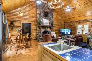 Luxurious Vacation Rental for Groups near Hoosier National Forest, Indiana - - 3