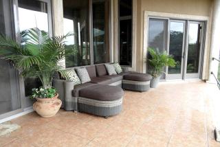 Luxury Four-Bedroom Cabin Rental with a Fireplace in New Braunfels, Texas - New Braunfels - 1