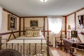 Intimate Bandera Cabin Rental for a Romantic Hill Country Getaway - Medina - 5