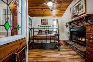 Secluded Pet Friendly Wooden Cabin with Sauna, Hot-tub and Pool Table in Cleveland, Georgia - Cleveland - 5