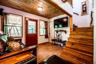 Secluded Pet Friendly Wooden Cabin with Sauna, Hot-tub and Pool Table in Cleveland, Georgia - Cleveland - 4