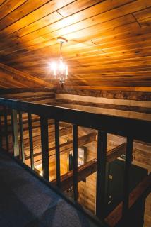 Romantic Cabin with Hot Tub Nestled in a Pine Forest of Hocking Hills, Ohio - Laurelville - 6