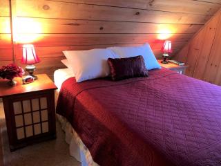 Romantic Log Cabin with Hot Tub near Cherokee National Forest, Tennessee - - 2