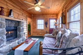 Wonderful Ohio Getaways in this Wonderful Cabin Rental with Hot Tub - Logan - 4