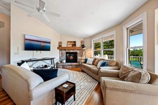 Design Cabin with Jacuzzi and Porch in Sister Bay, Wisconsin - 5
