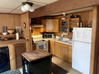 Rustic Cabin Rental near Hoodoo Ski Area and the Deschutes River in Sisters, Oregon - 8