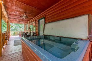 Refreshed Cabin with Spa and Private Deck in Sautee Nacoochee, Georgia - Sautee Nacoochee - 7