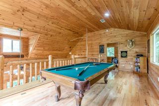 Refreshed Cabin with Spa and Private Deck in Sautee Nacoochee, Georgia - Sautee Nacoochee - 5