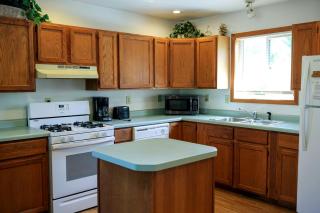 Lakefront Cabin Rental with a Paddle Boat near Wisconsin Dells, Wisconsin - Tomah - 8