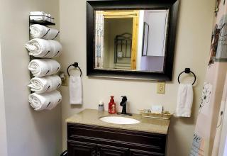 Modern Cabin Suite Perfect for a Family Getaway Nestled A Stone's Throw From Columbus, Ohio - Pulaskiville - 9