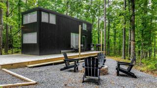 Glorious Lofted Container with Luxurious Indoor and Outdoor Spaces in Alabama - Mentone - 8