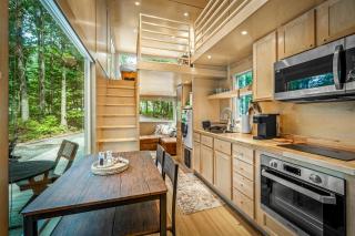 Glorious Lofted Container with Luxurious Indoor and Outdoor Spaces in Alabama - Mentone - 7