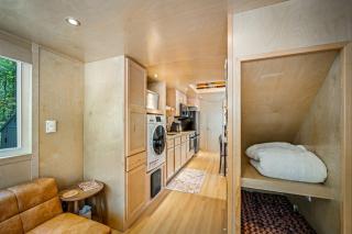 Glorious Lofted Container with Luxurious Indoor and Outdoor Spaces in Alabama - Mentone - 3