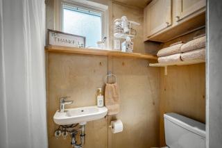 Glorious Lofted Container with Luxurious Indoor and Outdoor Spaces in Alabama - Mentone - 2