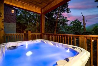 The Lazy Bee Log Cabin Retreat Sevierville, TN - 5