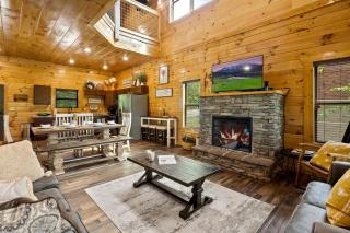 The Lazy Bee Log Cabin Retreat Sevierville, TN - 4